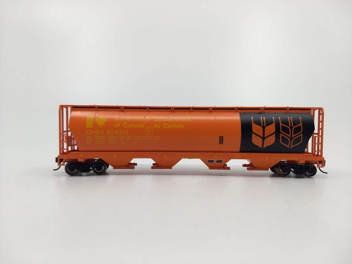 Bachmann 19134 HO Government of Canada 4-Bay Cylindrical Grain Hopper