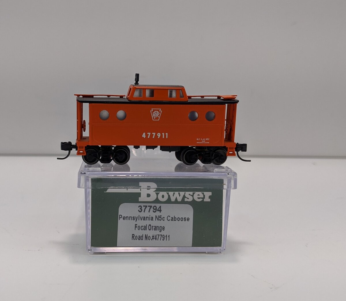 Bowser 37794 N Pennsylvania Railroad N5c Caboose, Orange #477911