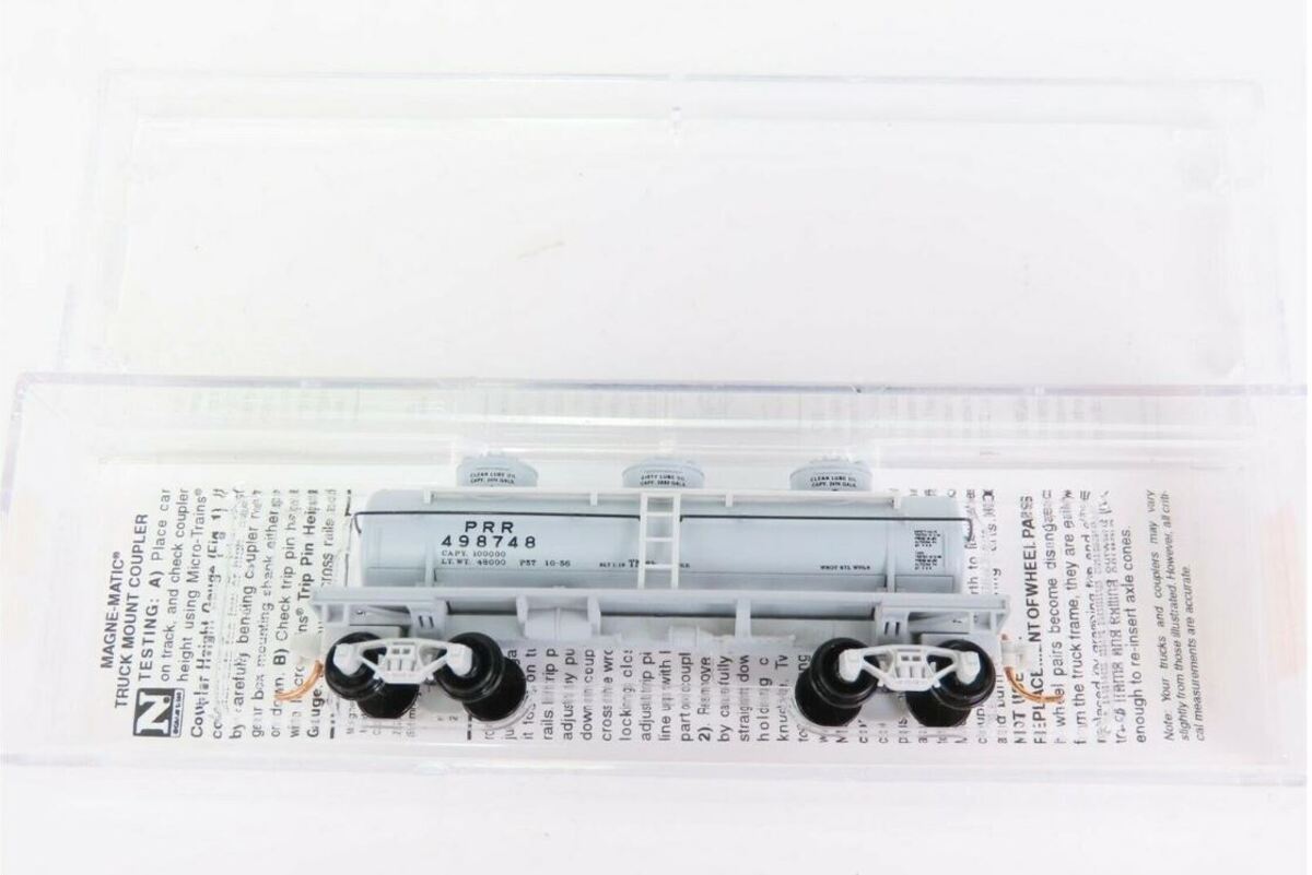 Micro-Trains 06600090 N Pennsylvania Railroad 40' Triple Dome Tank Car #498748