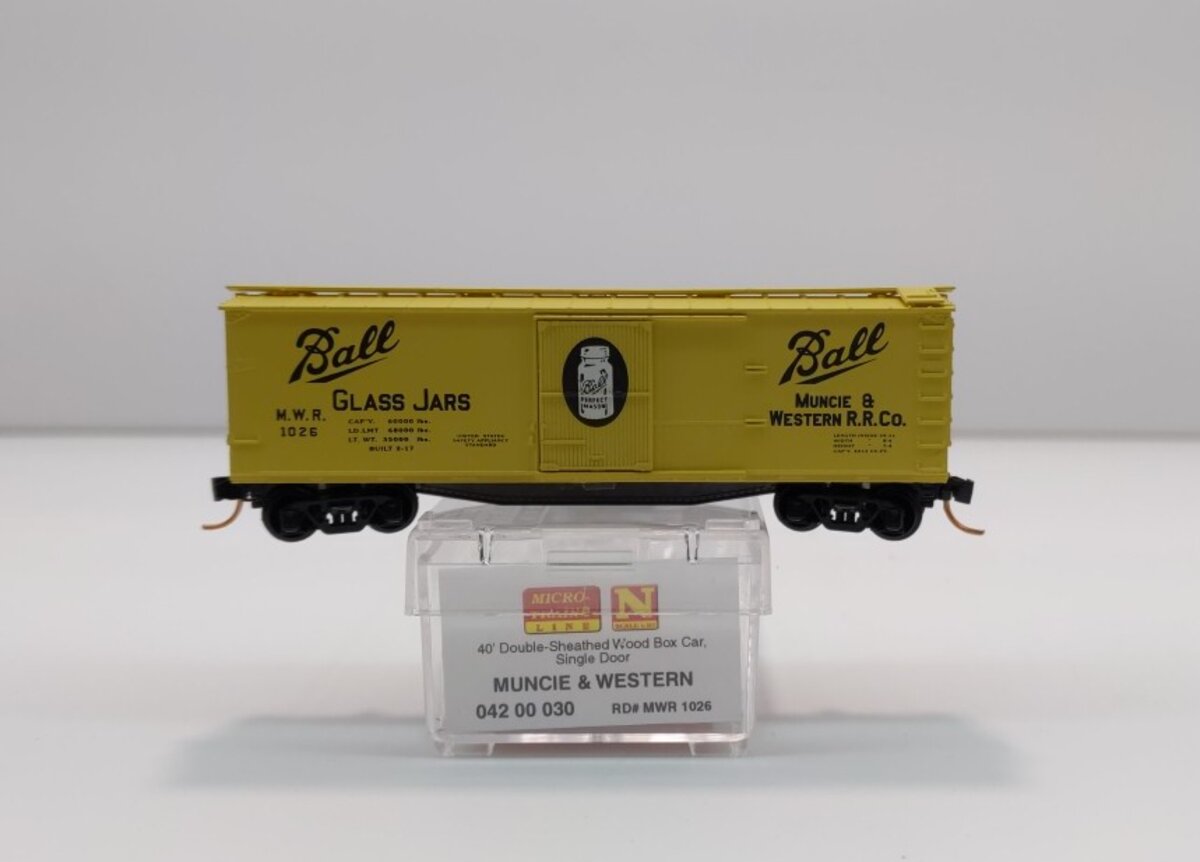 Micro-Trains 04200030 N MWR Ball Glass Jars 40' Dbl Sheathed Wood Boxcar #1026