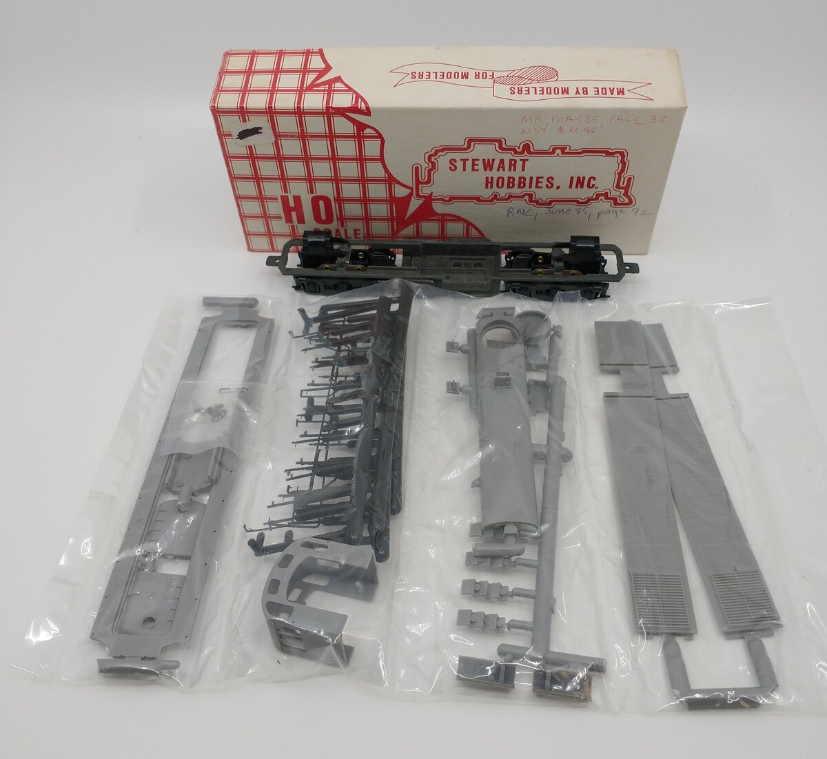 Stewart 1050 HO Undecorated RS-3 Dummy Diesel Locomotive Kit