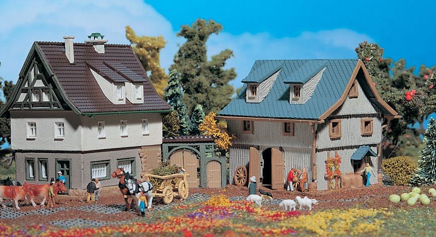 Vollmer 9540 Z Scale Farmhouse W/Barn 50x38x53 mm / 50x42x44 mm Building Kit