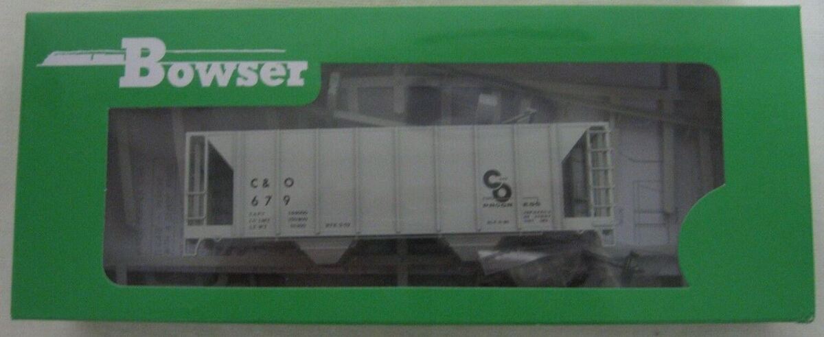 Bowser 60109 HO Chesapeake and Ohio 70 Ton Covered Hopper Car Kit #679