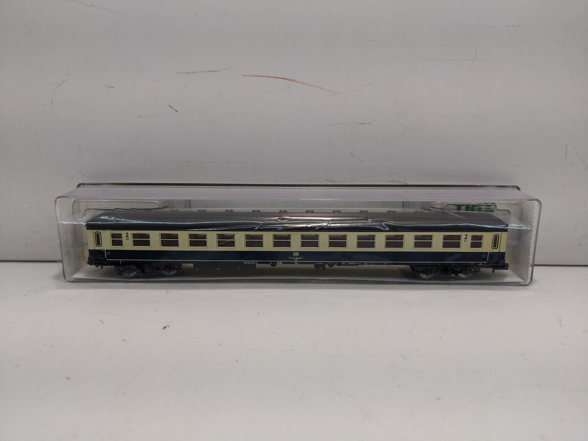 Trix 15805-06 N Scale DB 2nd Class Passenger Car