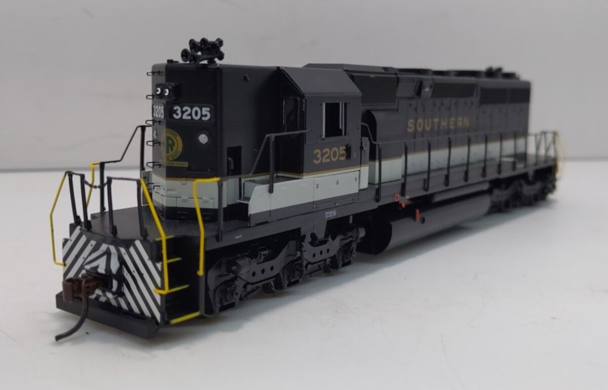 Athearn 95211 HO Southern Railway SD40-2 Diesel Locomotive #3205 (DCC Ready)