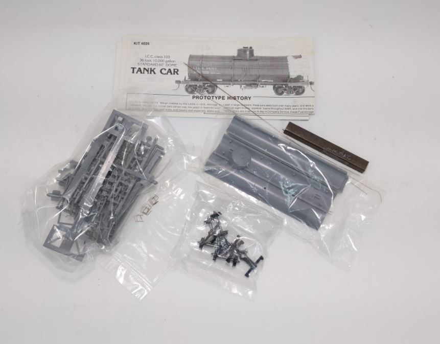 Tichy 4025 HO Undecorated Single Car 36' 10,000-Gallon USRA Tankcar W/60" Dome