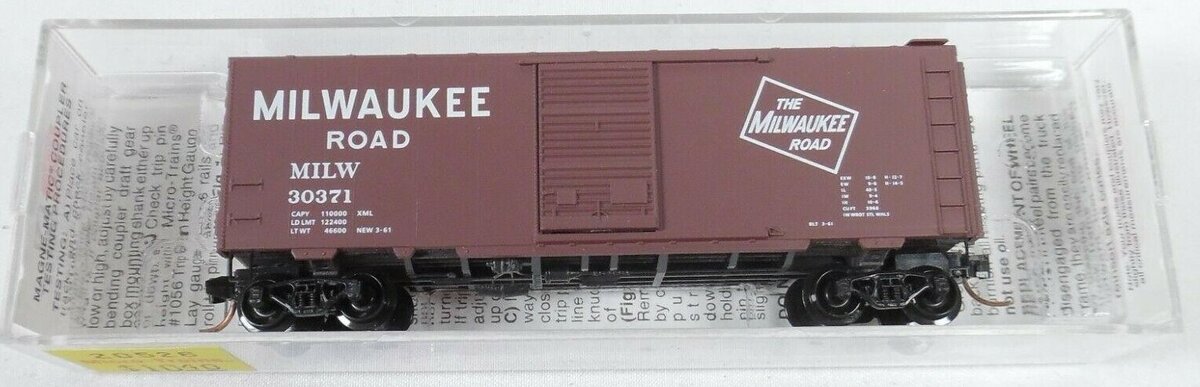 Micro-Trains 02000526 N Milwaukee Road 40' Standard Single Door Boxcar #30371