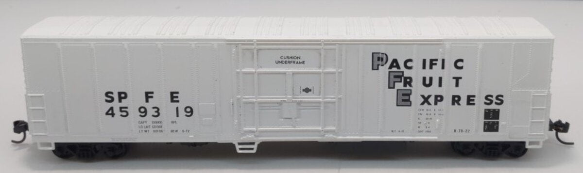 Athearn 2901B HO S Pacific Fruit Express 57' Mechanical Reefer # 459319 Kit