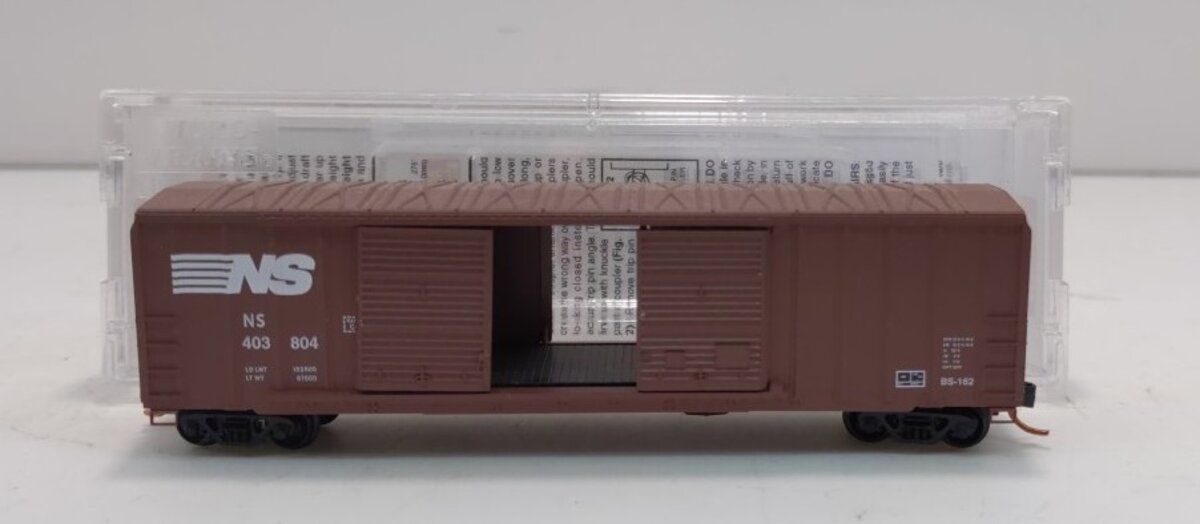 Micro-Trains 03000220 N Norfolk Southern 50' Double Door Rib Side Boxcar #403804