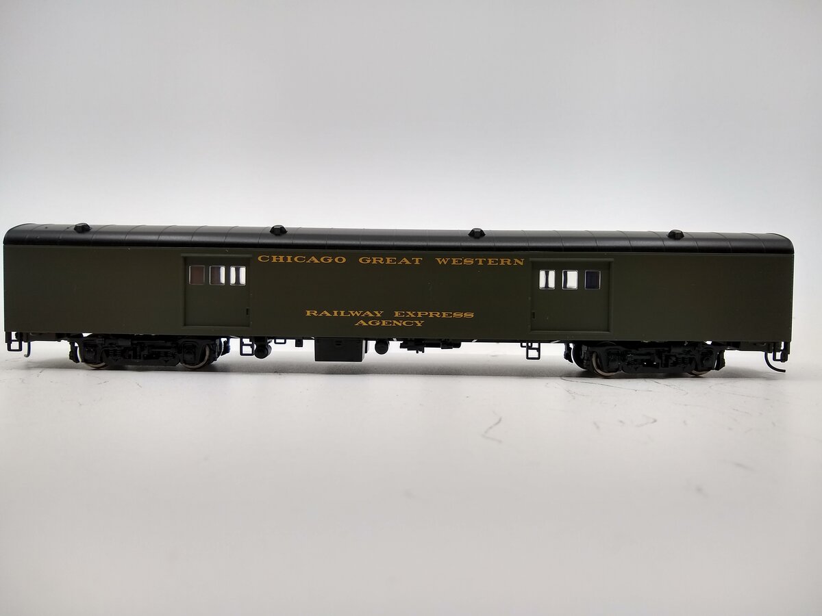Walthers 932-6813 HO Scale CGW PS 72' Baggage Car