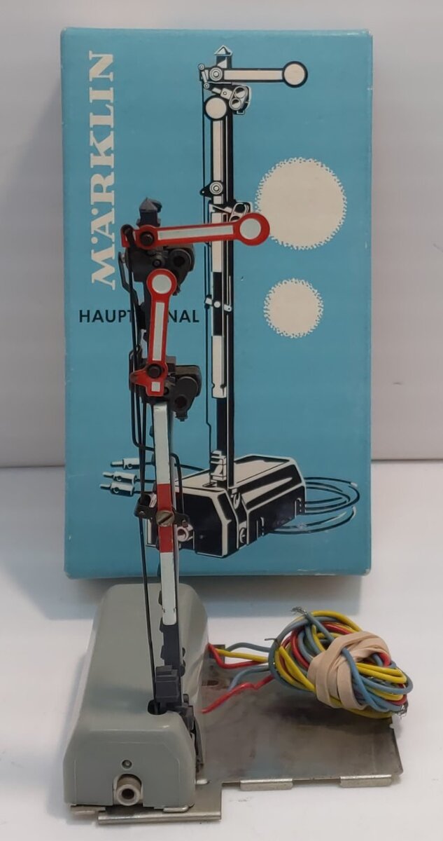 Marklin 7040 Operating Double Arm Semaphore Signal