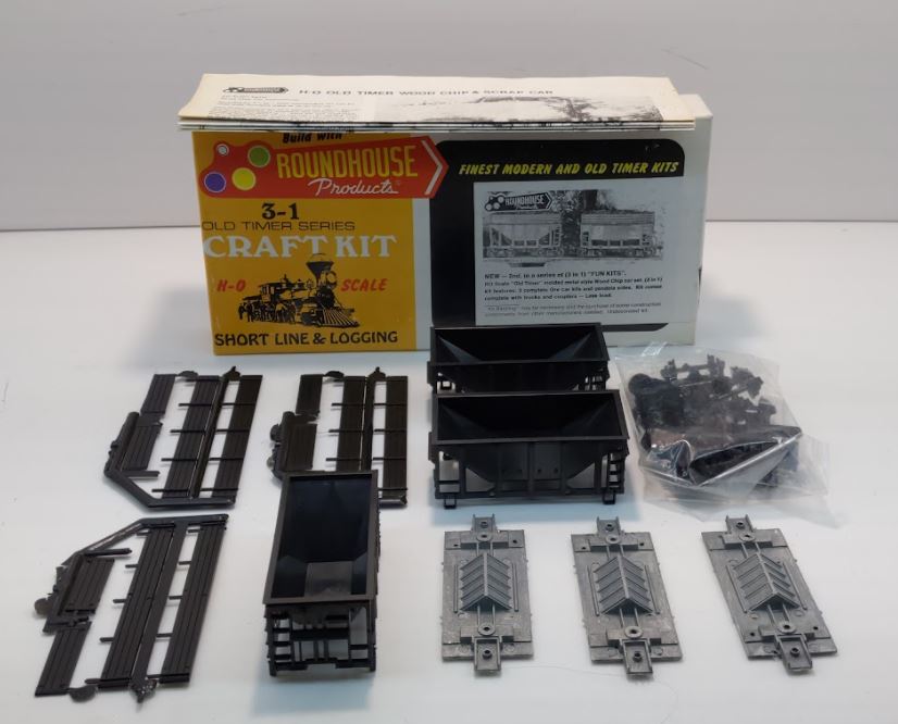 Roundhouse 1501 HO Scale Undecorated Old Timer Wood Chip Cars 3-in-1 Kit