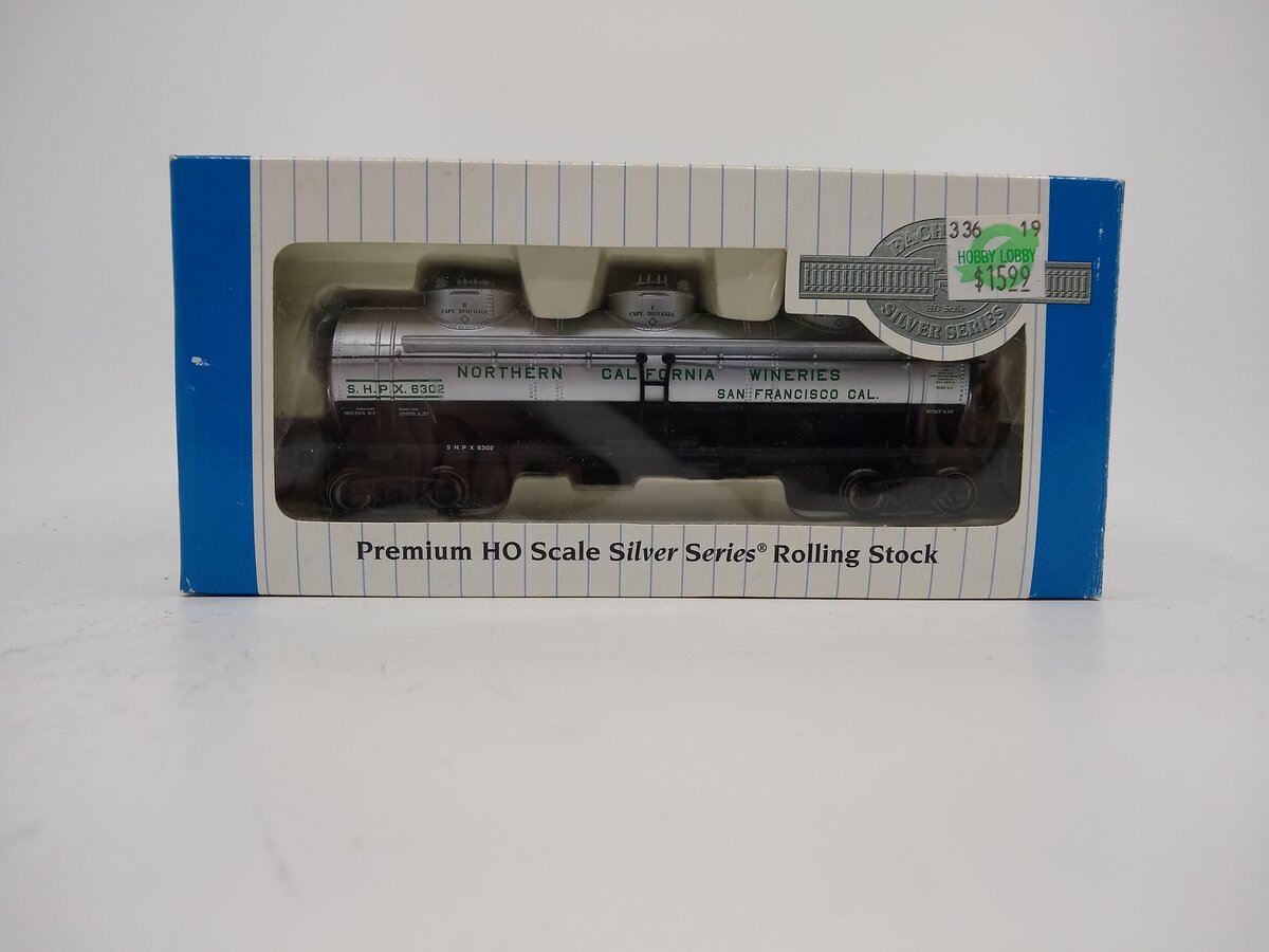 Bachmann 17141 HO Scale Northern California Wineries 40' 3-Dome Tank Car
