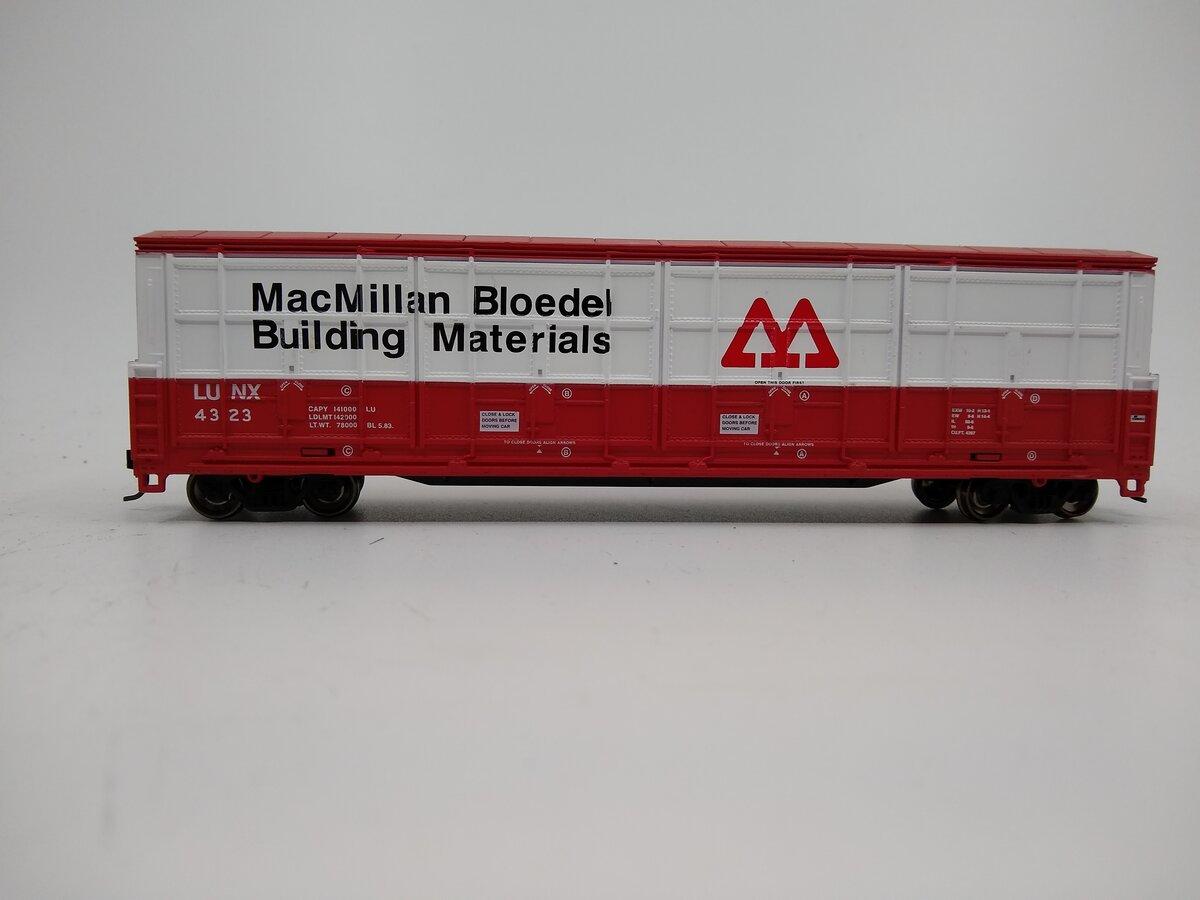Proto 1000 23936 HO LUNX 60' Thrall Door Boxcar #4323