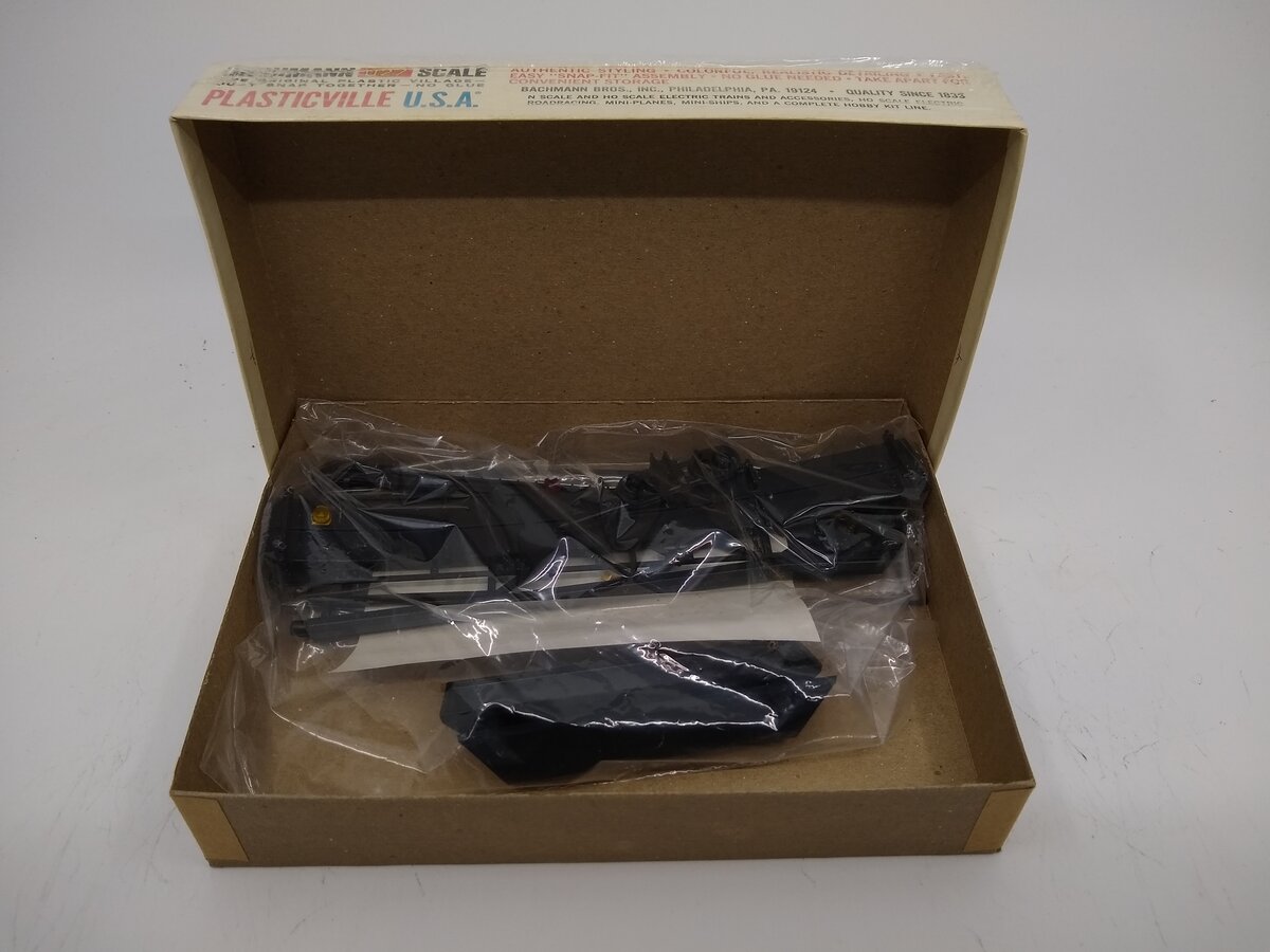 Bachmann 1815 O-S Scale Plasticville Signal Bridge Model Kit