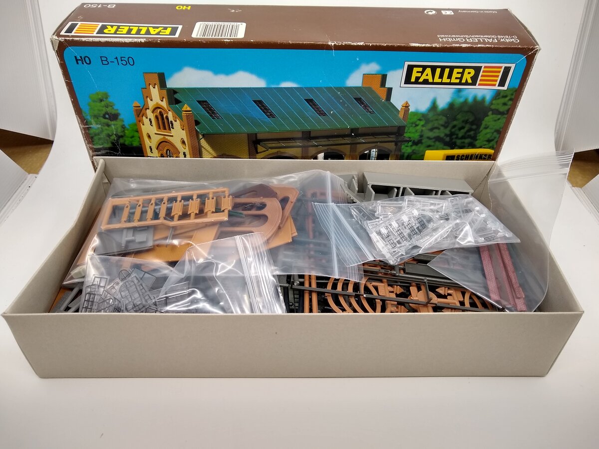 Faller B-150 HO Scale Freight House Kit
