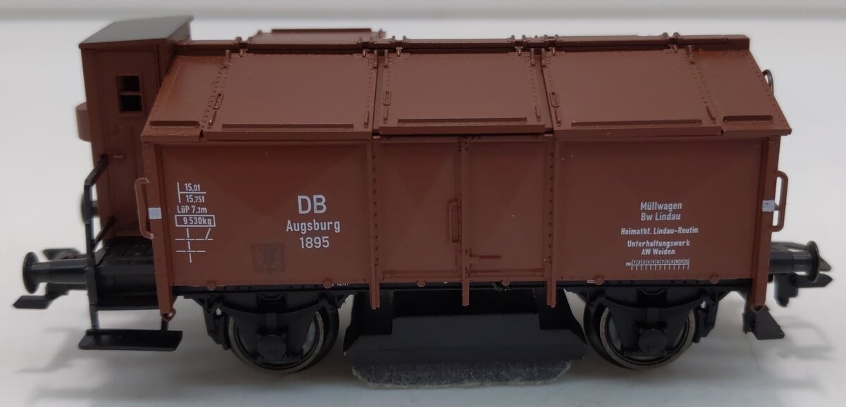 Marklin 46042 HO Scale DB Track Cleaning Car – Trainz
