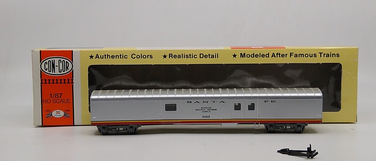Con-Cor 0001-001030 HO Scale Santa Fe 72 Ft Baggage Car Kit