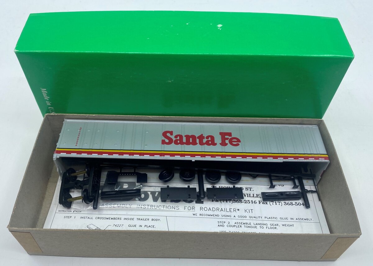 Bowser 55507 HO Santa Fe 53" Plate Wall Road Railer Kit
