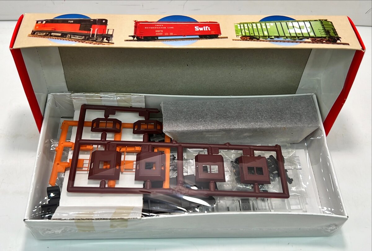 Walthers 932-4352 HO SP Bay Window Caboose #1848 Kit