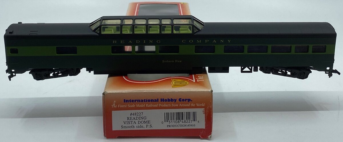 IHC 48227 HO Reading Perkasie View Smooth Side Vista Dome