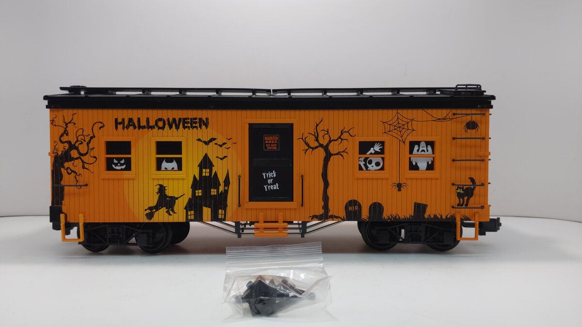 USA Trains R18300 G Halloween Orange Bunk Car