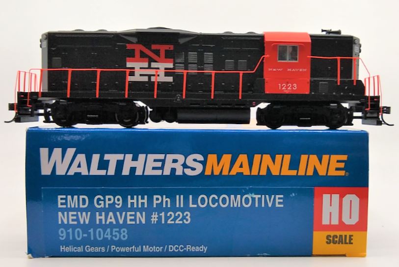 Walthers 910-10458 HO Scale New Haven EMD GP9 Ph II Diesel Locomotive #1223