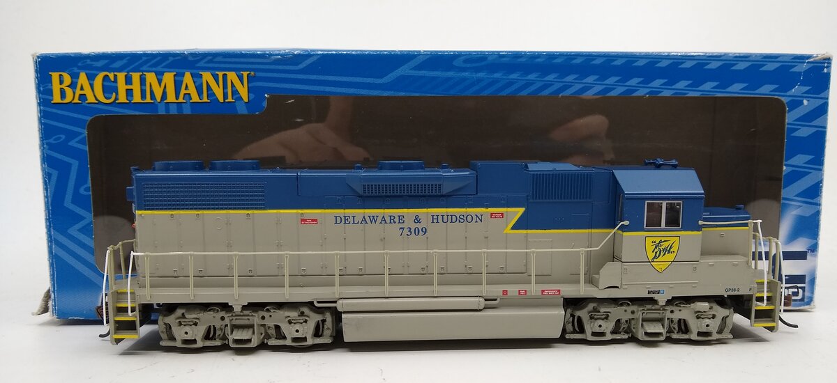 Bachmann 61104 HO Scale D&H GP38-2 Diesel #7309 w/ DCC