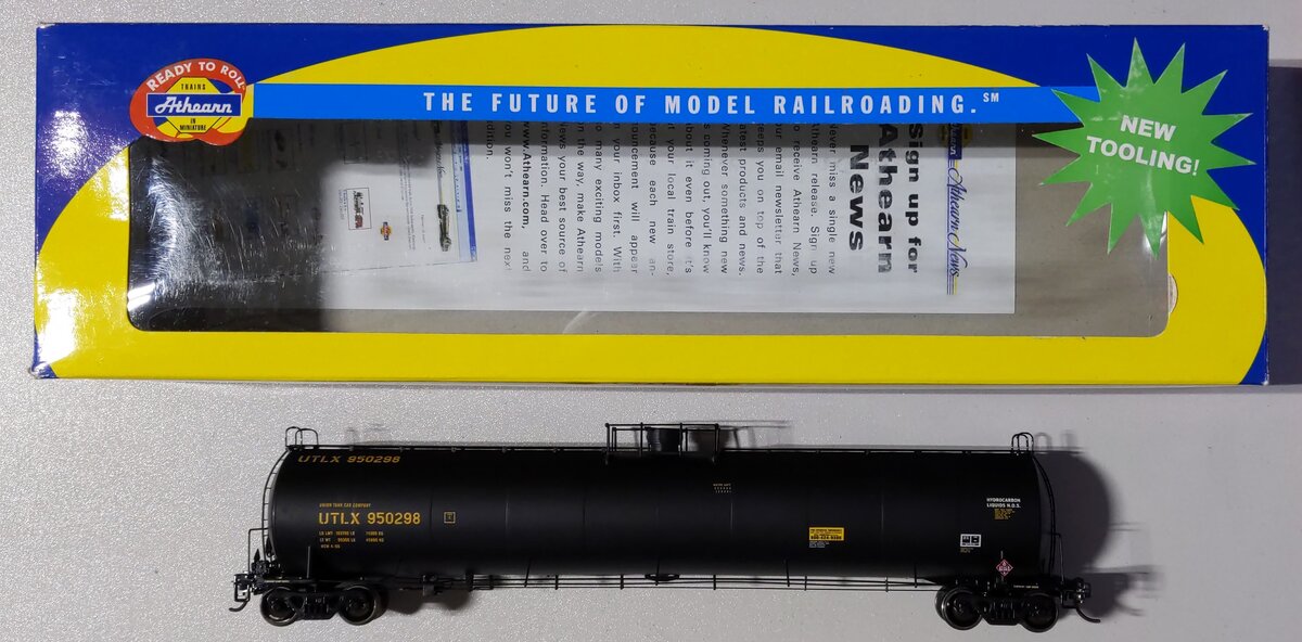 Athearn 96407 HO Scale UTLX 33,900 Gallon LPG Early Tank Car #950298