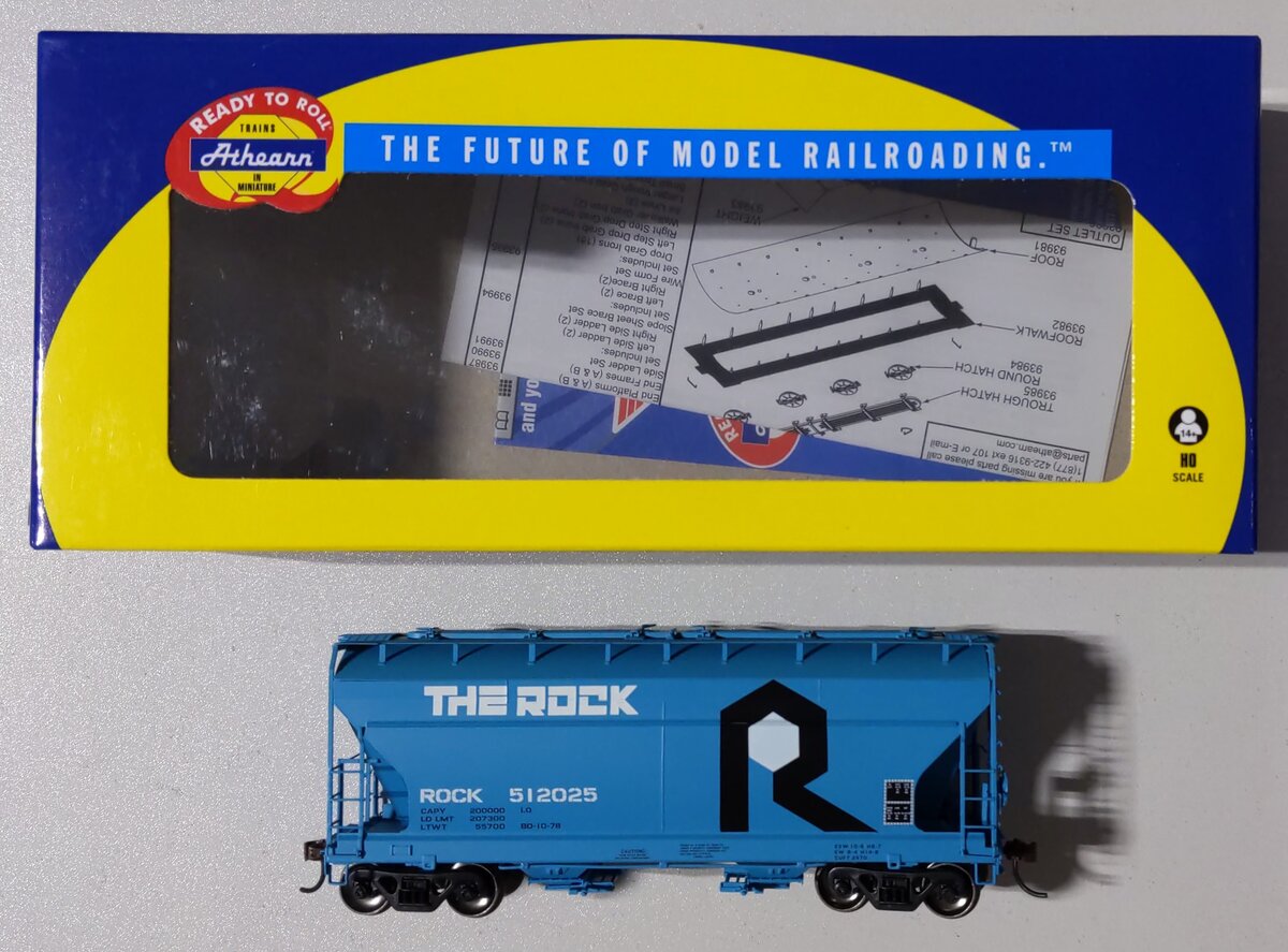 Athearn 15501 HO Rock Island ACF 2970 Covered Hopper #512025 - RTR