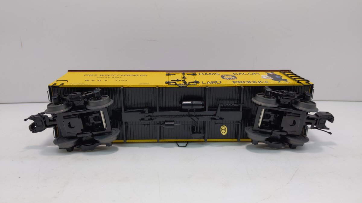 MTH 20-94351 Charles Wolf Packing Co. 36' Woodsided Reefer Car