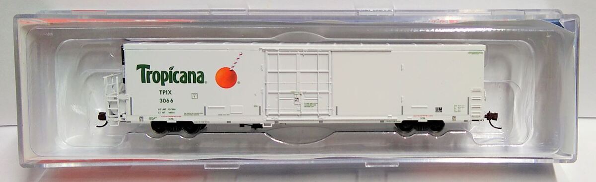 BLMA Models 15704 N Scale Tropicana 64' Reefer Car #3066