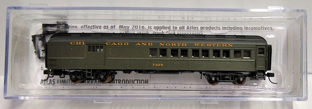 Atlas 50003789 N Chicago and North Western Trainman® ACF® 60' Combine Car #7428