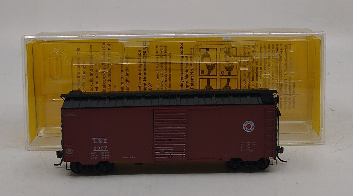 Kadee 4502 HO Lehigh & New England 40' PS-1 Boxcar with 6' Youngstown Door #8927