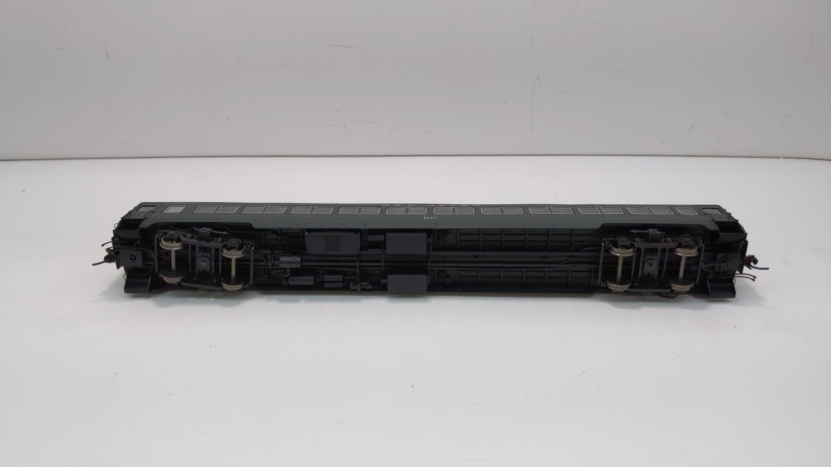 Rapido Trains 109015 HO New Haven 10-Window Coach Phase II #8264