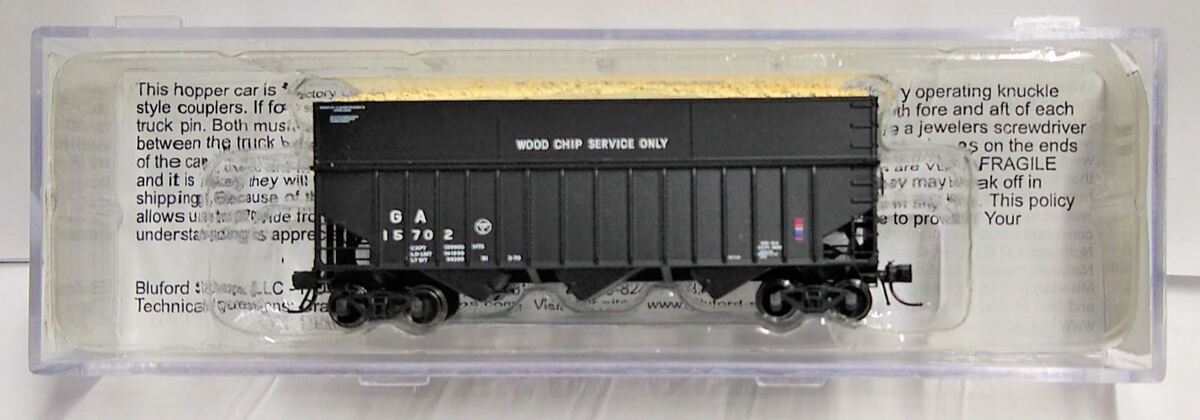 Bluford Shops 18011 N Georgia Railroad Wood Chip 3-Bay Hopper Car #15702