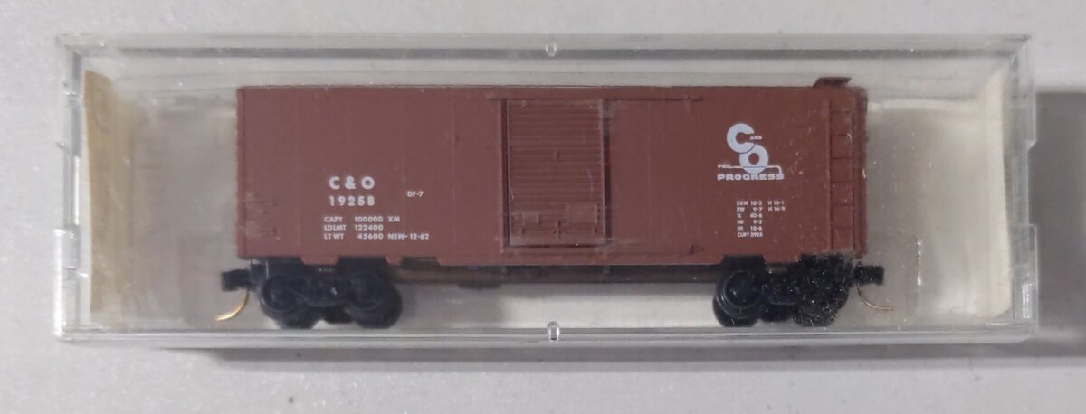 Kadee 19528 N Scale Chesapeake & Ohio 40' Standard Single Door Boxcar #19258