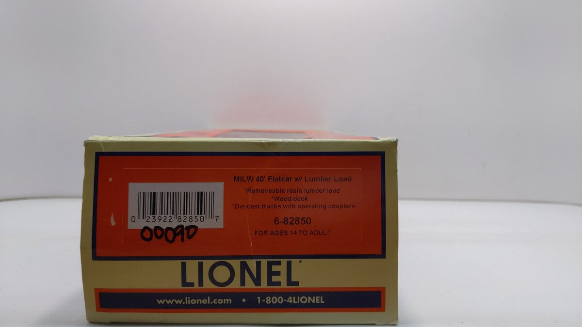 Lionel 6-82850 O Milwaukee Railroad 40' Flatcar with Lumber Load