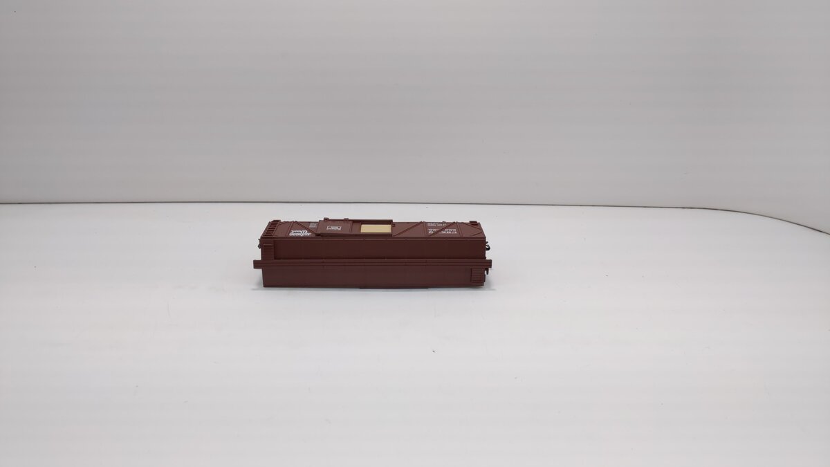 Walthers 910-2202 HO Scale Burlington Route 40' Box Car w/Grain Doors #26335