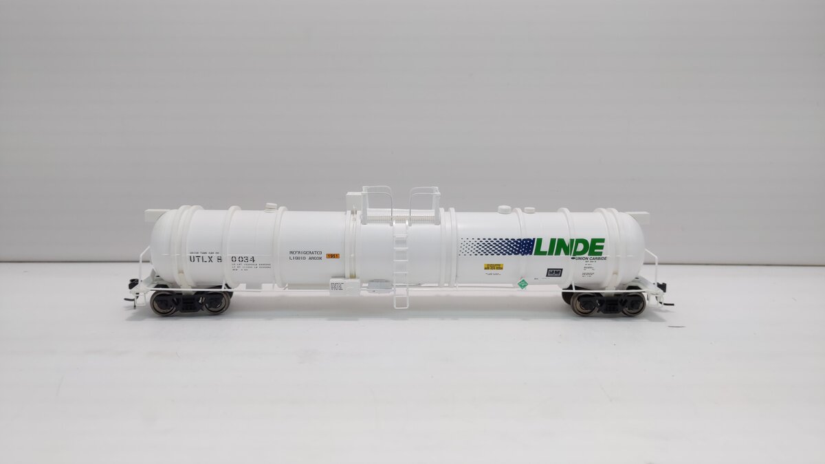 Broadway Limited 6111 HO Linde High-Capacity Cryogenic Tank Car Ready to Run