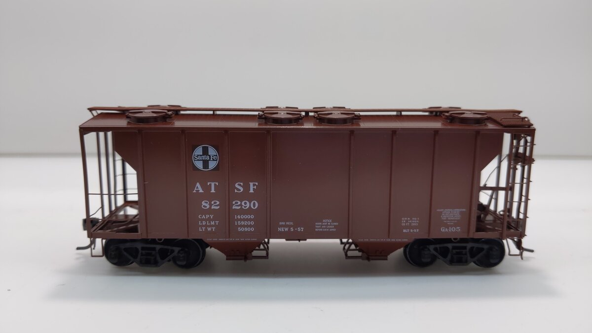 Kadee 8219 HO Santa Fe PS-2 2-Bay Covered Hopper with HGC Trucks #82290