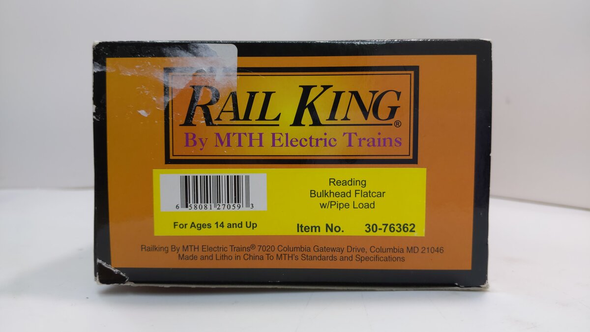MTH 30-76362 Reading Flat Car - w/Bulkheads & Pipe Load