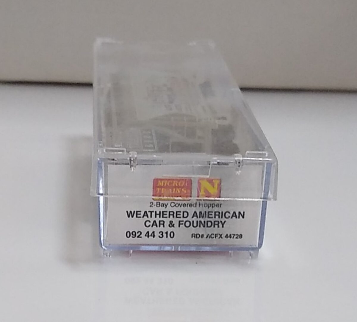 Micro-Trains 09244310 N ACFX Weathered Graffiti 2 Bay ACF Covered Hopper #44728