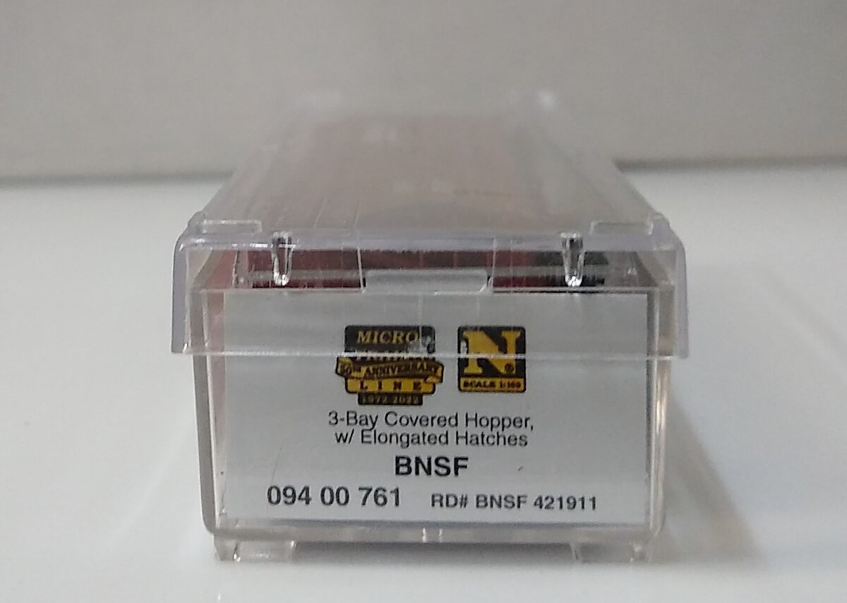 Micro-Trains 09400761 N Burlington Northern Santa Fe 3-Bay Hopper #421911