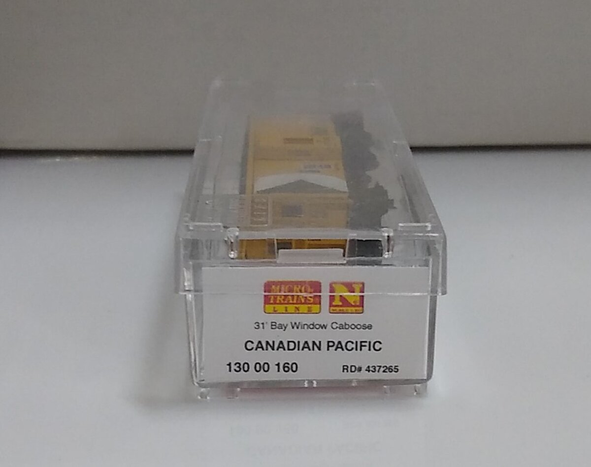 Micro-Trains 13000160 N Scale Canadian Pacific 31' Bay Window Caboose #437265