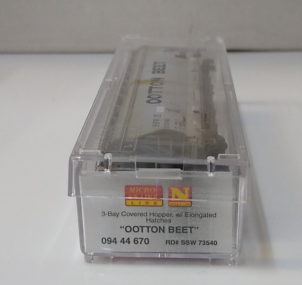 Micro-Trains 09444670 N Cotton Belt 3-Bay ACF Center Flow Covered Hopper #73540
