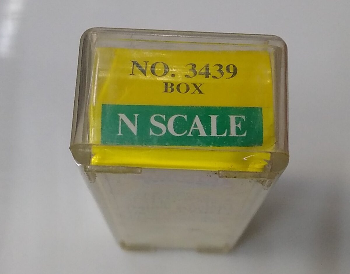 Model Power 3439 Conrail Box Car # 171032