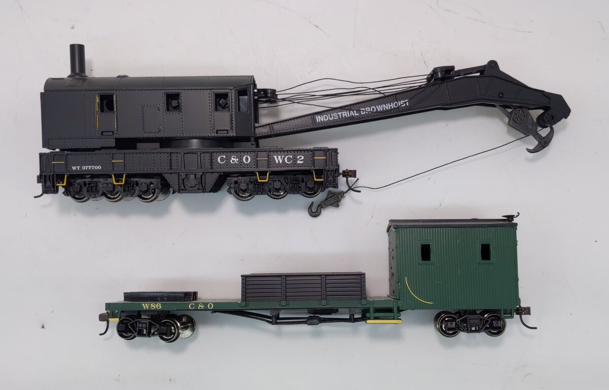 Bachmann 16122 HO Chesapeake and Ohio 250-Ton Steam Crane Car and Boom Tender