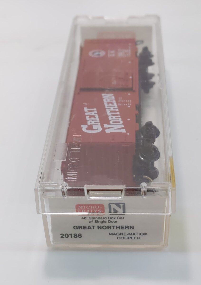 Micro-Trains 02000186 N Great Northern 40' Standard Single Door Boxcar #19617