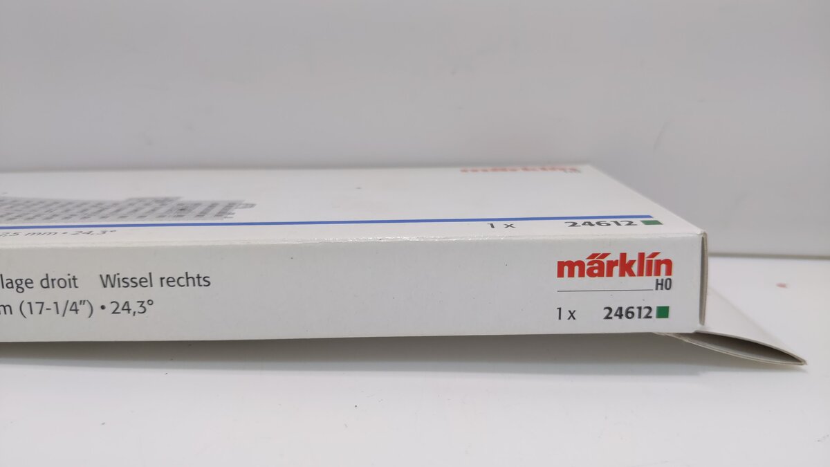 Marklin 24612 HO 17-1/4" R 24.3° C Track Right Hand Manual Switch Turnout